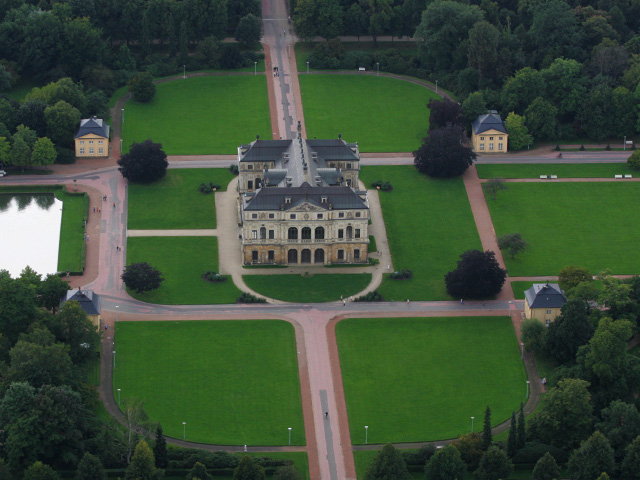 Sehenswürdigkeit: Großer Garten Dresden mit Palais - über 300 jährige Geschichte