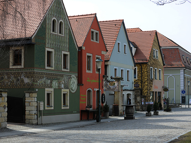 Sehenswürdigkeit: Das Kleinod Altkötzschenbroda mit seinen kleinen romantischen und unter Baudenkmalschutz stehenden Häusern